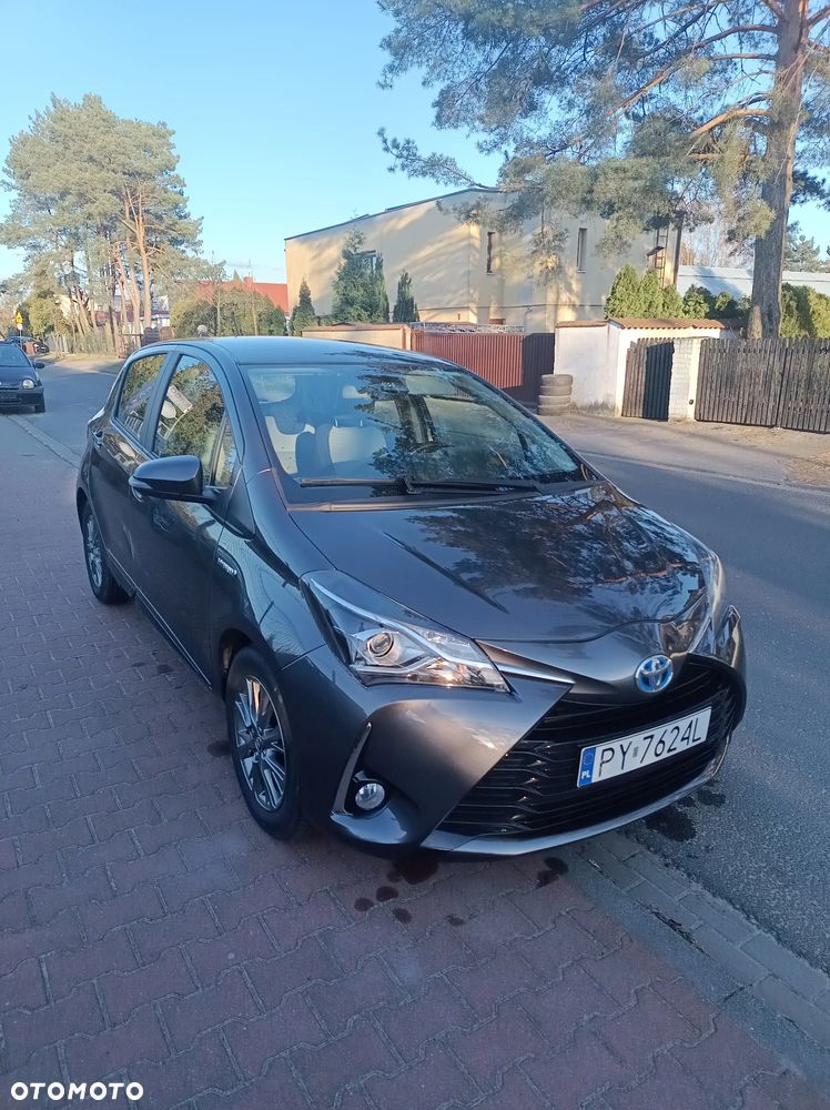 Toyota Yaris Hybrid 100 Active - 3