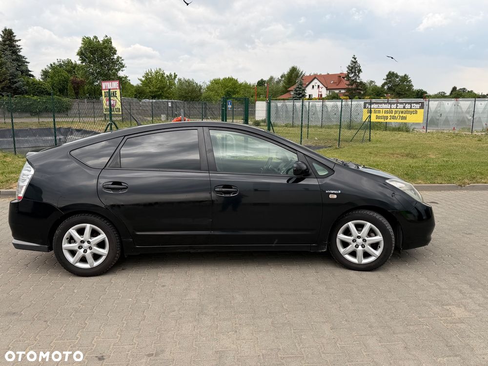 Toyota Prius 1.5 VVT-i Prestige - 4