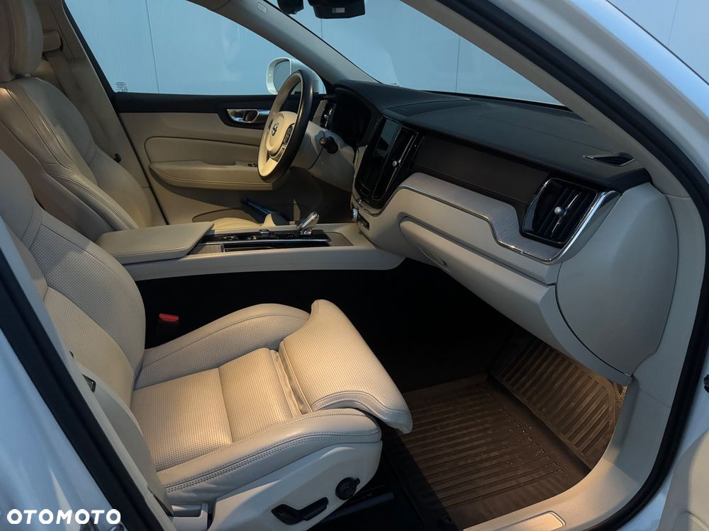 Volvo XC 60 T8 Plug-In Hybrid AWD Inscription - 20
