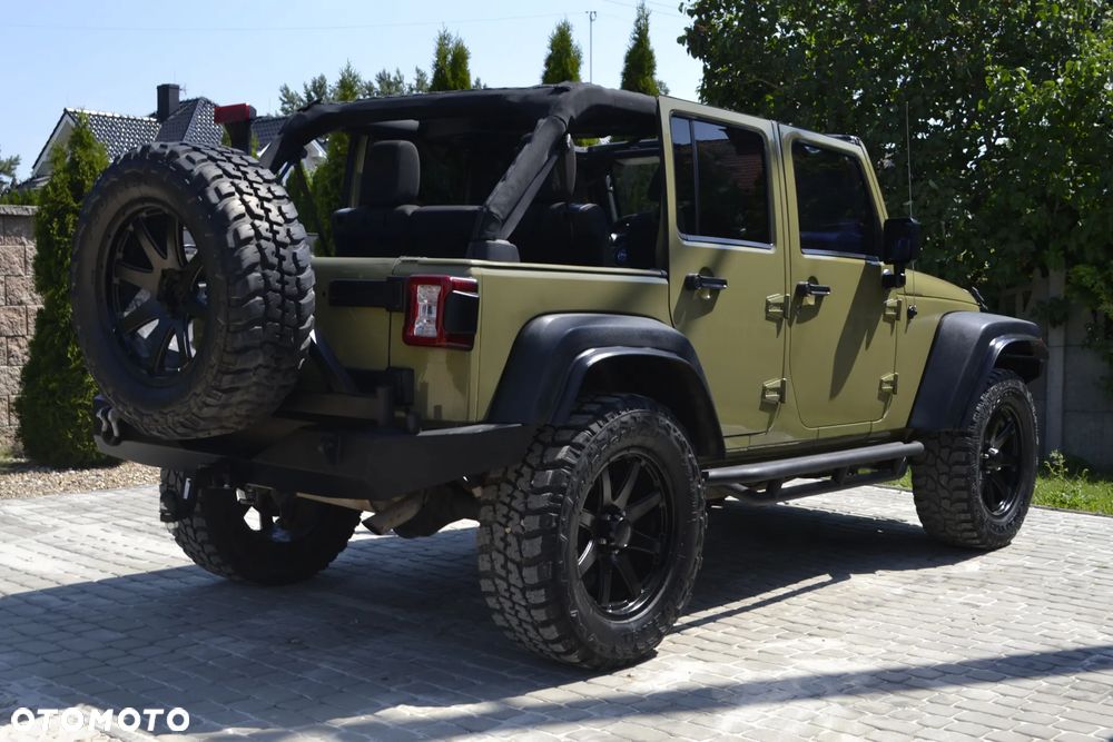 Jeep Wrangler 3.6 Unlim Sahara - 19