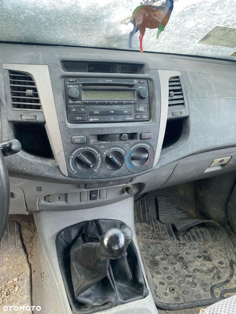 Toyota Hilux 4x4 Extra Cab Sol - 15