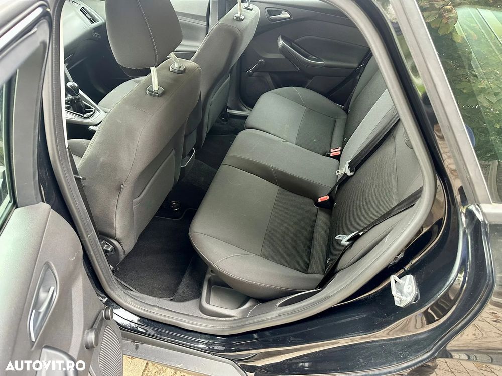 Ford Focus - 8
