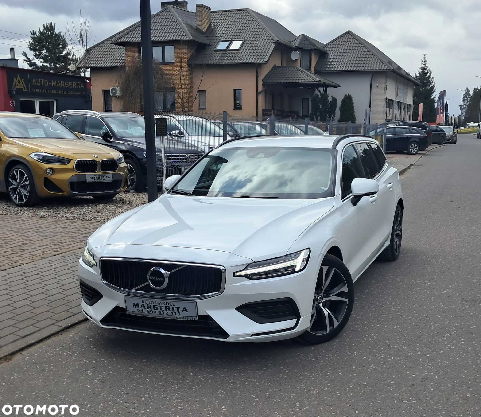 Volvo V60 B4 D Geartronic Momentum - 1