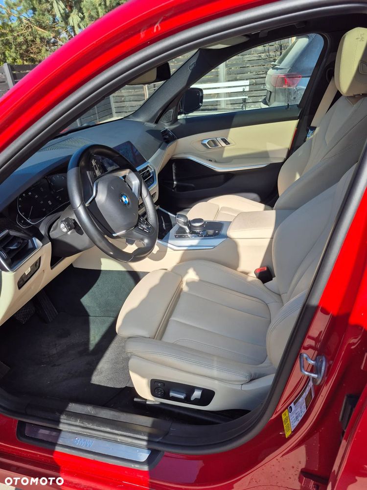 BMW Seria 3 330i - 5
