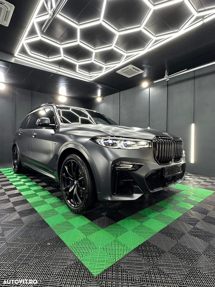 BMW X7 M50i - 1