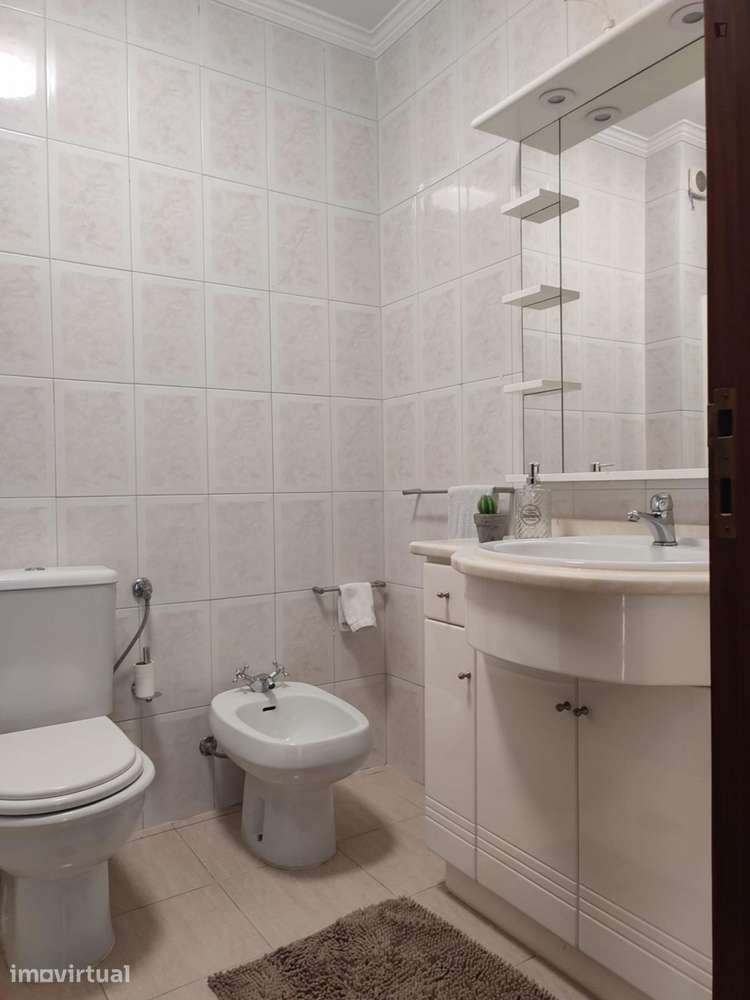 Quarto - localizado em Baguim do Monte Porto - Grande imagem: 5/8