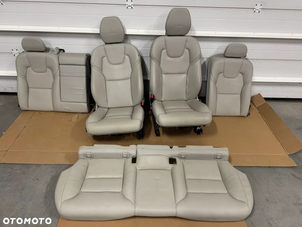 VOLVO XC60 II Fotele Kanapy komplet Skóry