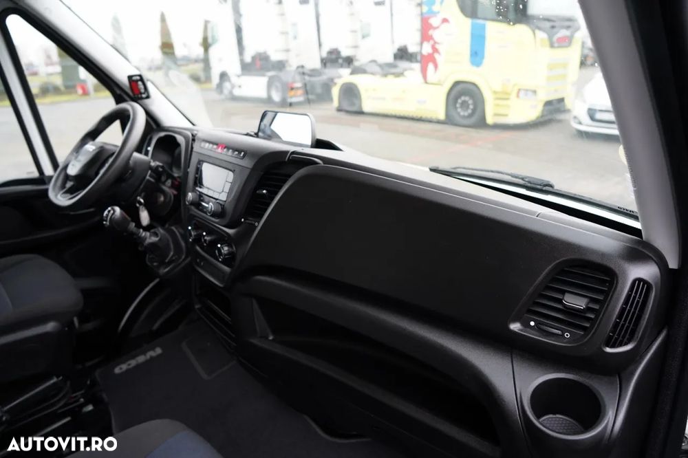 Iveco DAILY 35-140 / FRIGORIFER / PULSOR 400 UNITATE / LIFT / TWIN / - 34