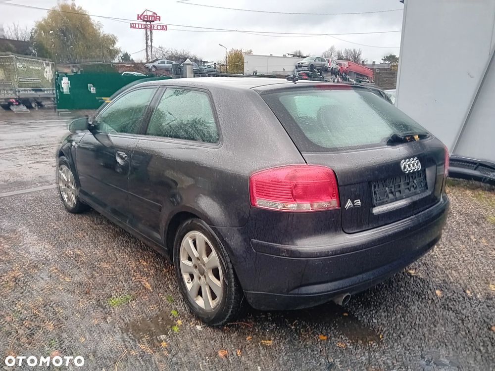 *AUDI A3 8P* Samochód na części - 5