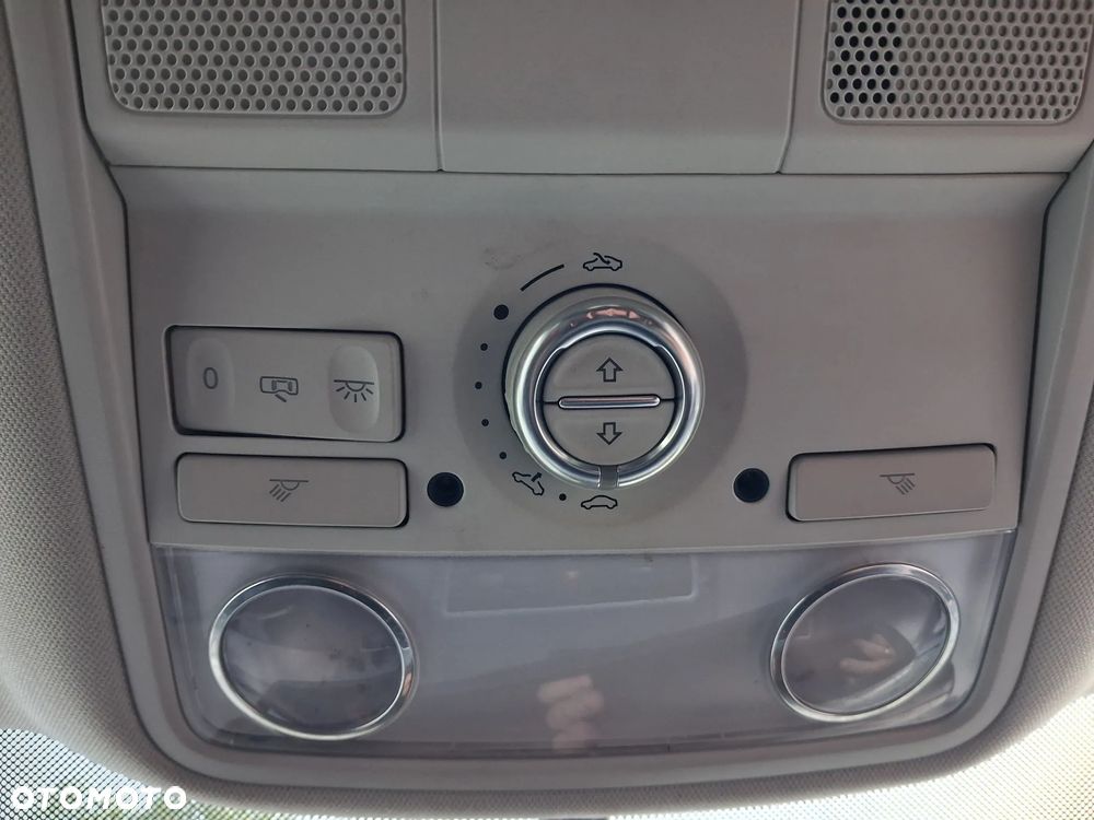 Volkswagen Touran 1.6 TDI DPF MATCH - 28