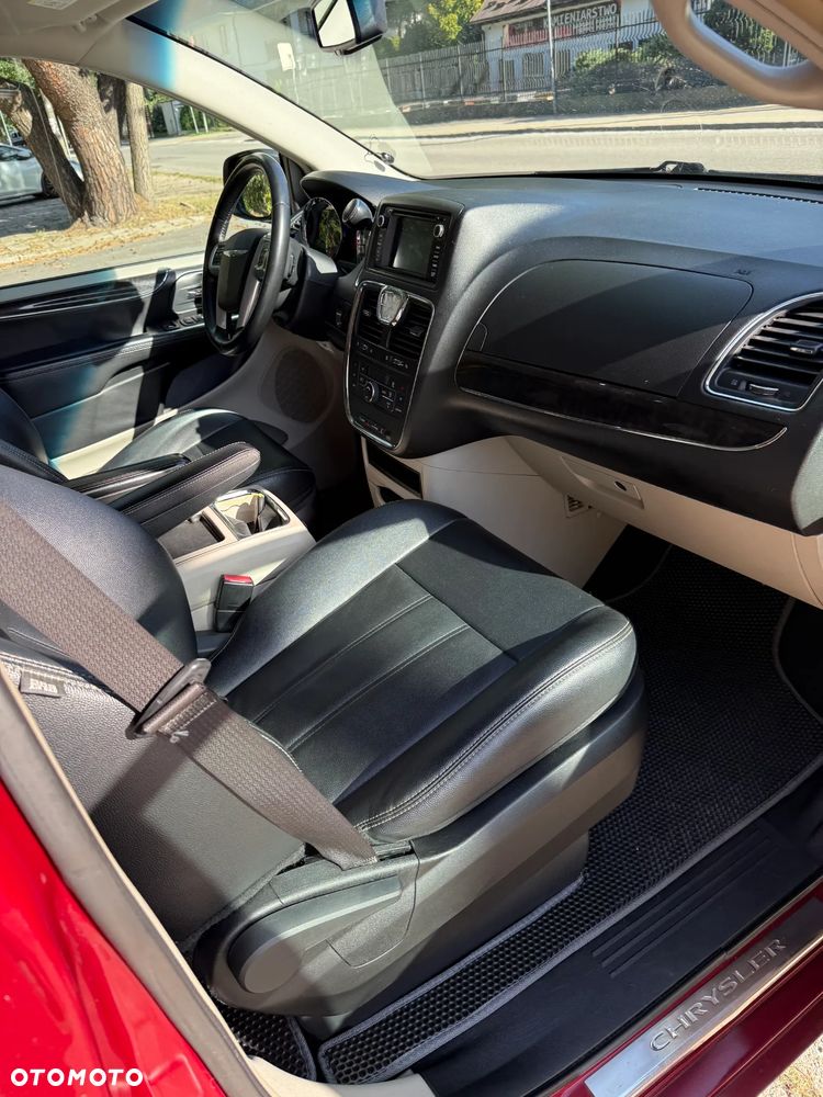 Chrysler Town & Country 3.6 Touring - 10
