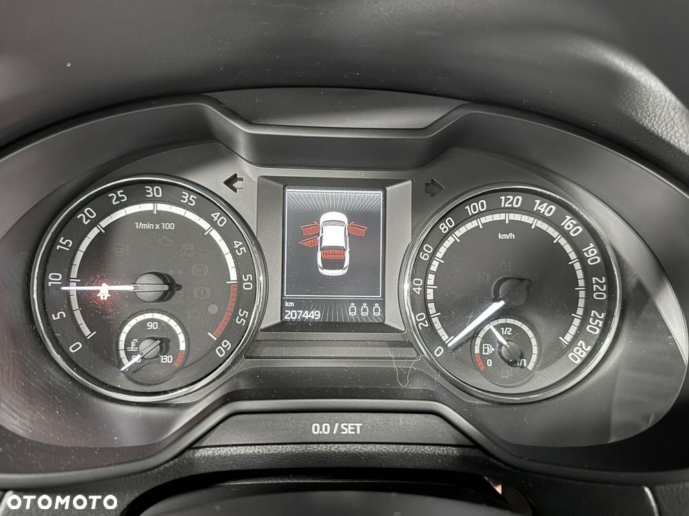 Skoda Octavia 2.0 TDI RS - 28