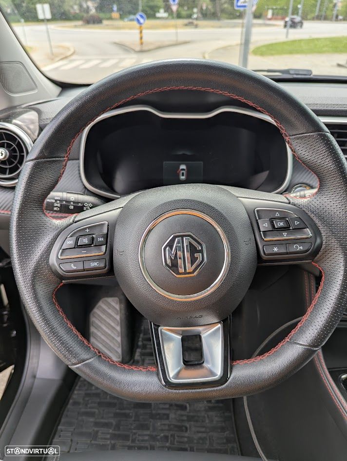 MG ZS EV 72.6 kWh Luxury - 8