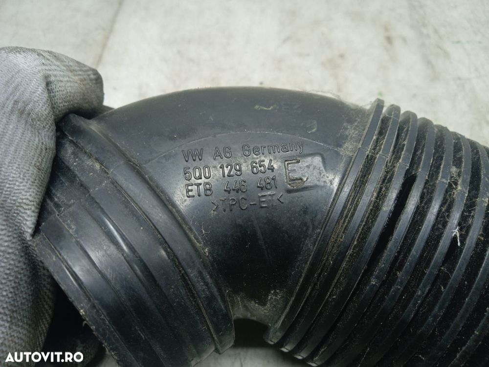 Furtun admisie aer 5Q0129654 1.6 tdi CLH Volkswagen VW Passat B8 [201 - 3