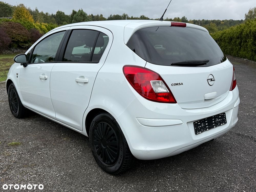 Opel Corsa 1.4 16V Cosmo - 10