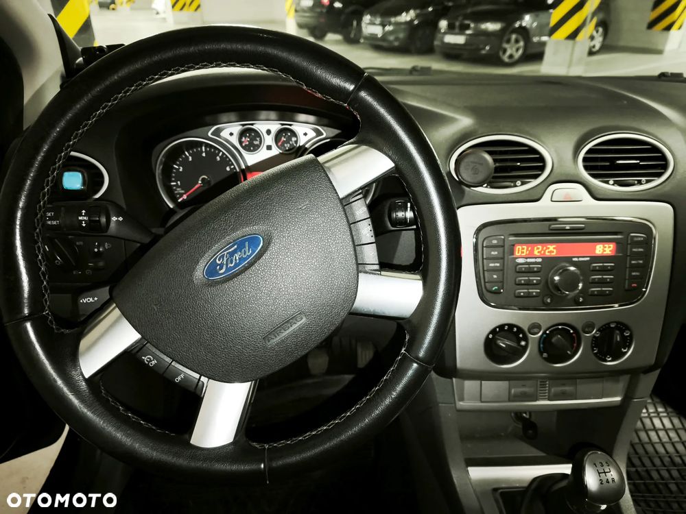 Ford Focus 1.6 16V Connection - 12