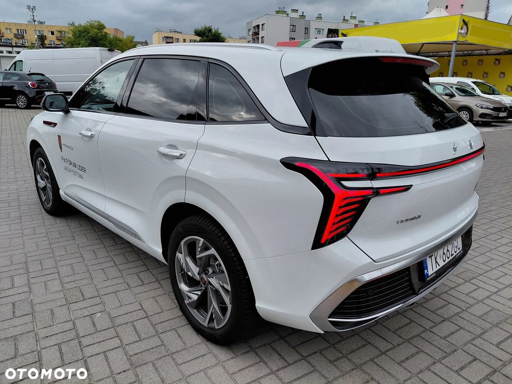 Hongqi HS3 - 3