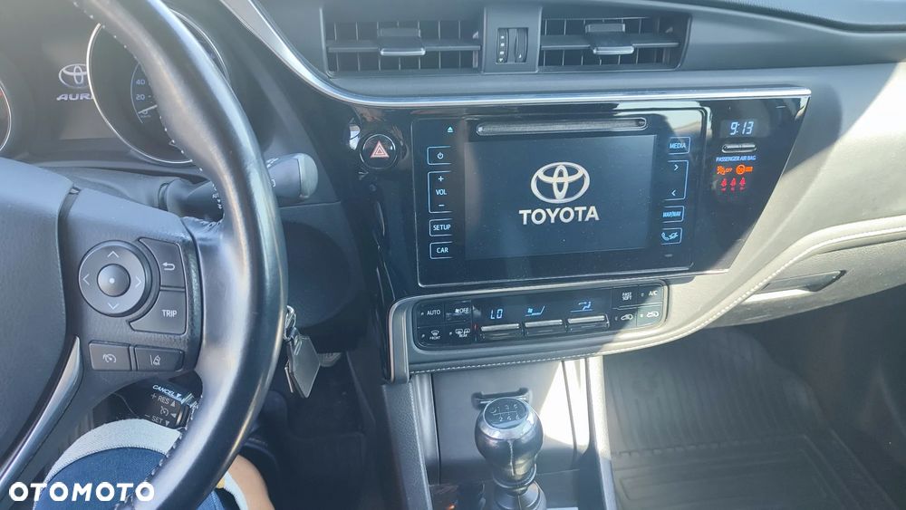 Toyota Auris 1.6 D-4D Premium - 23