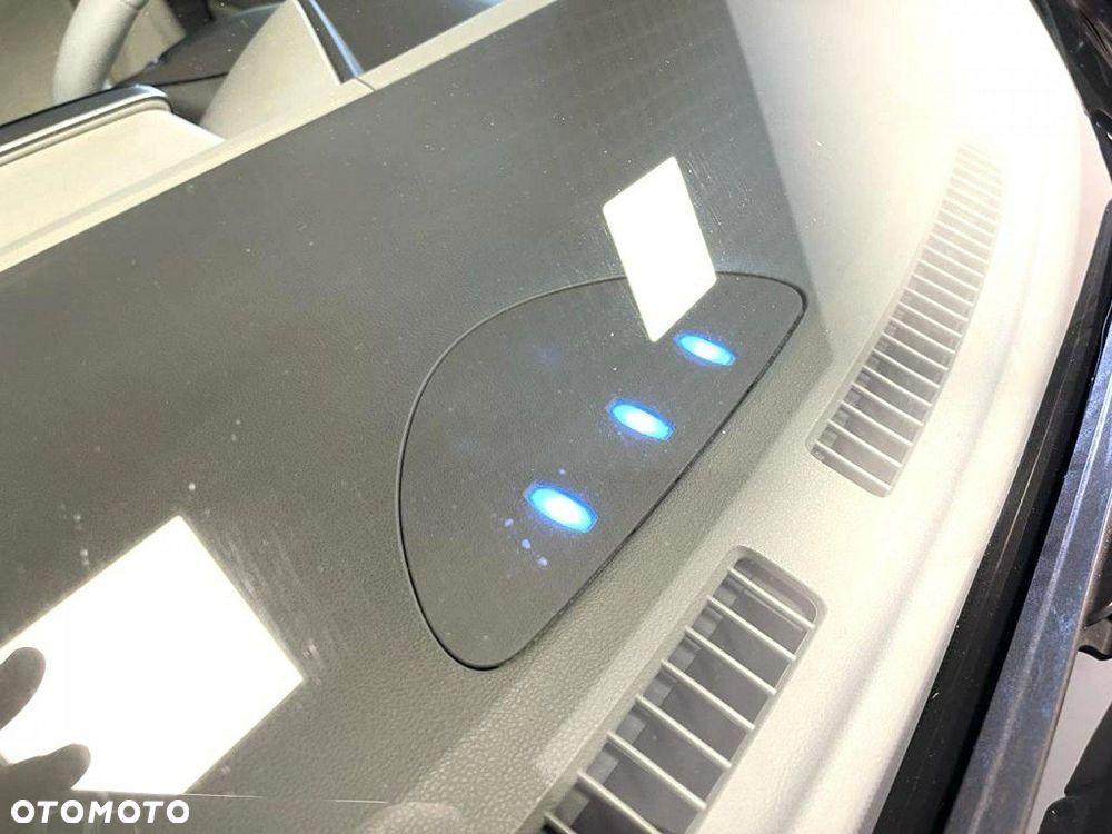 Nissan Leaf - 25