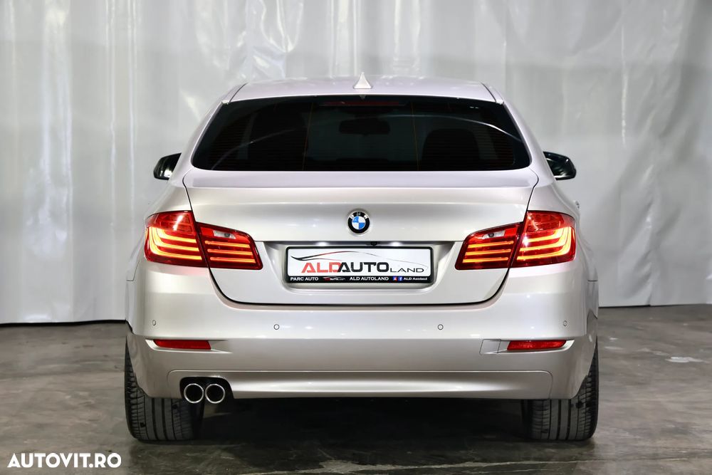 BMW Seria 5 520d Aut. - 38