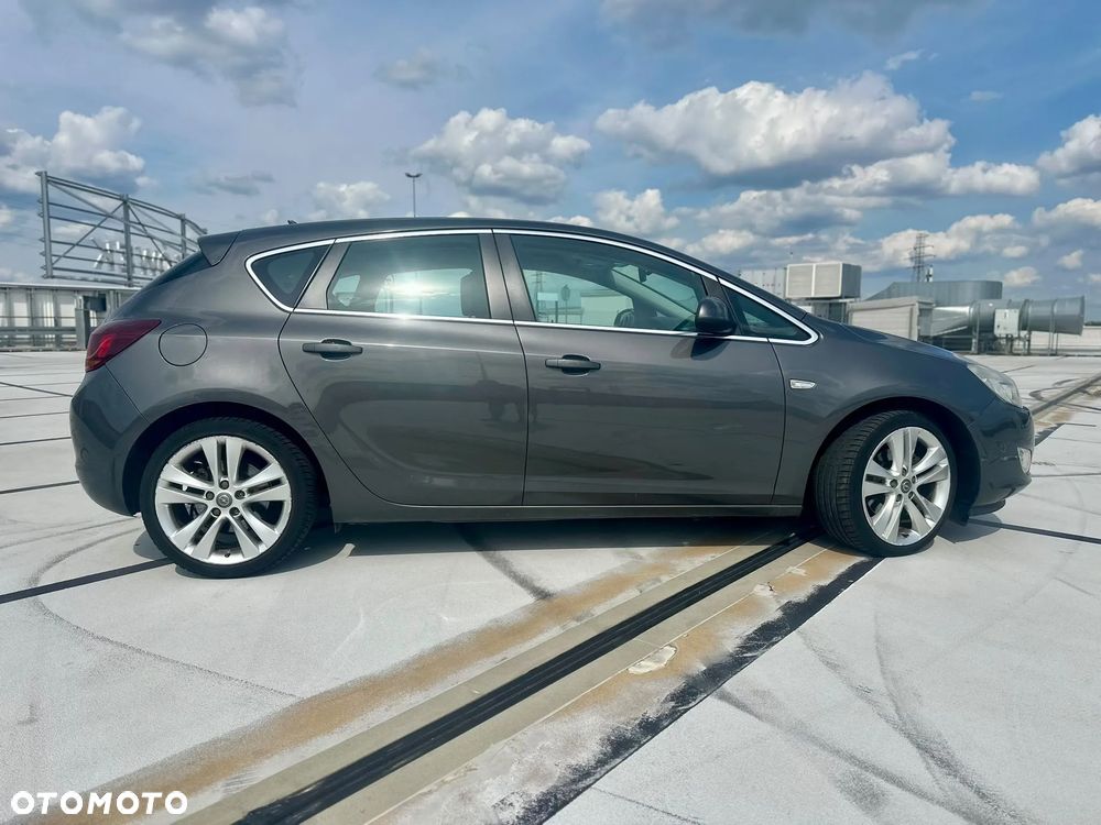 Opel Astra 1.7 CDTI Cosmo - 4