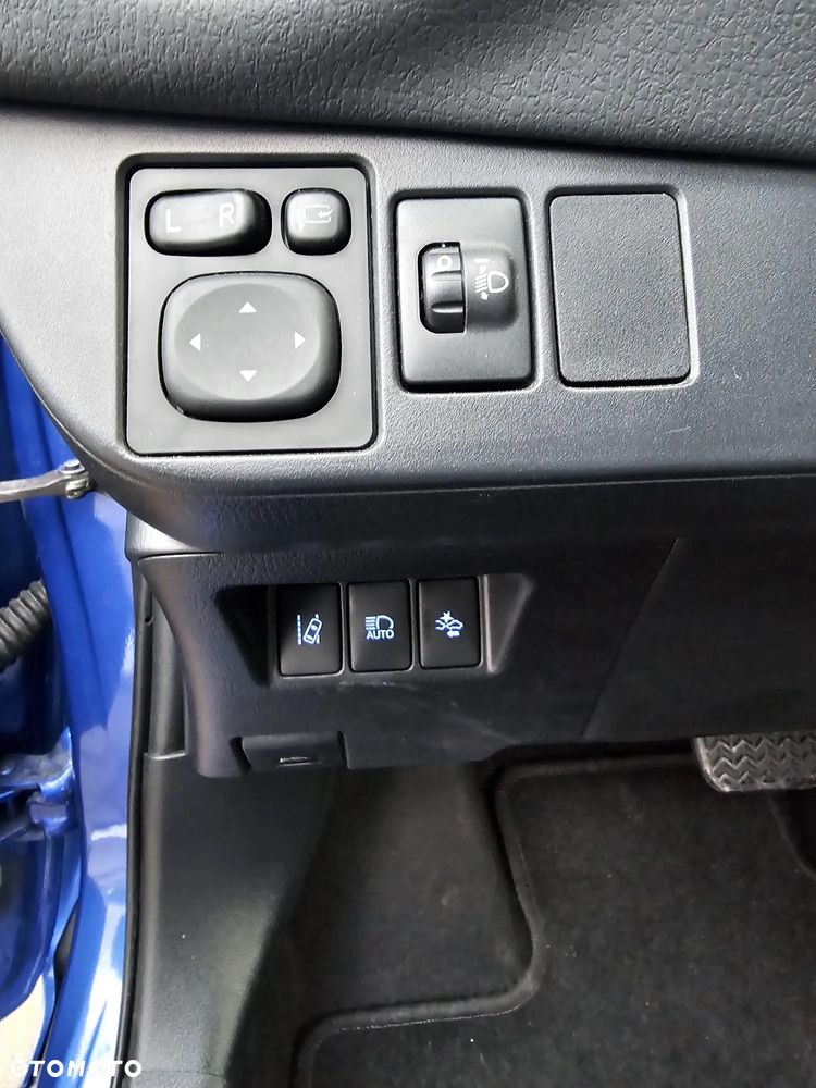 Toyota Yaris Hybrid 100 Premium EU6 - 27