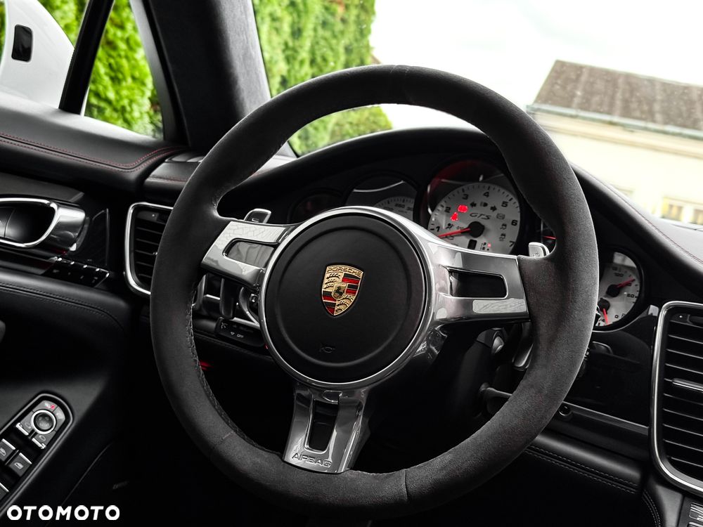 Porsche Panamera GTS PDK - 16