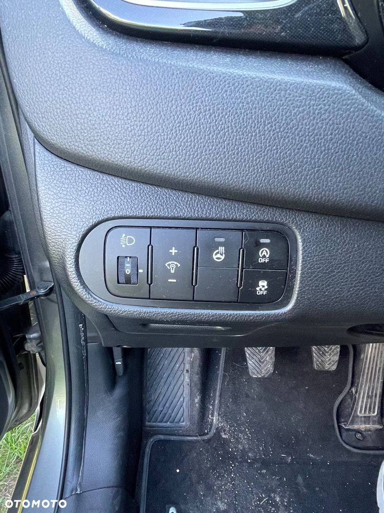 Kia Carens 1.7 CRDi 141 Edition 7 - 32