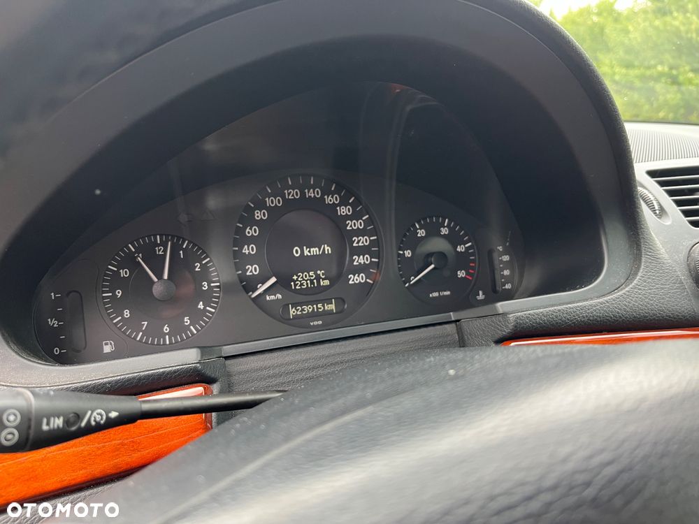Mercedes-Benz Klasa E 280 CDI 4-Matic T Classic - 15