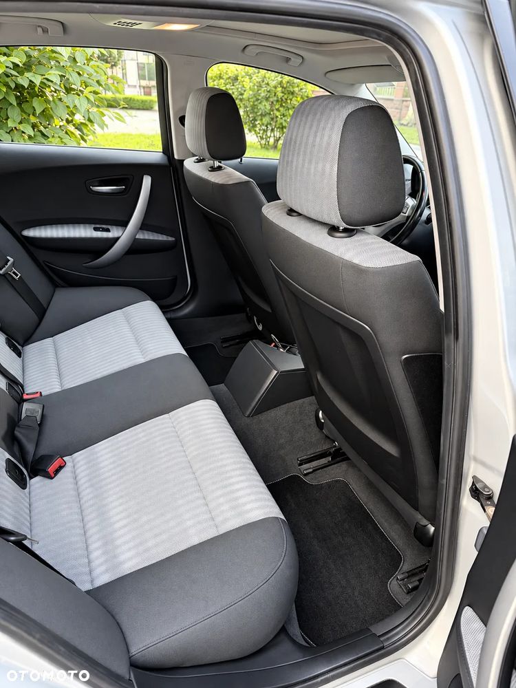BMW Seria 1 116i - 24