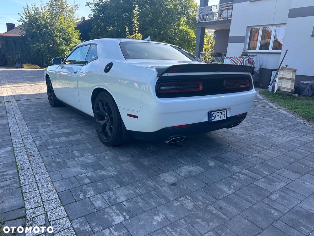 Dodge Challenger - 4