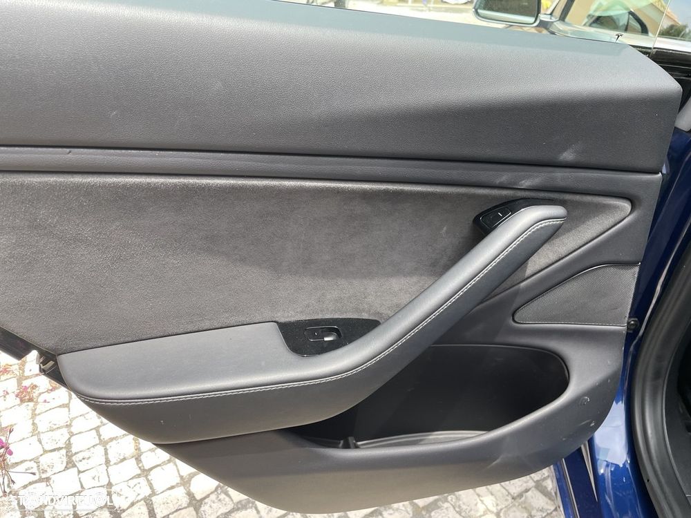 Tesla Model 3 Long Range AWD Dual Motor - 33
