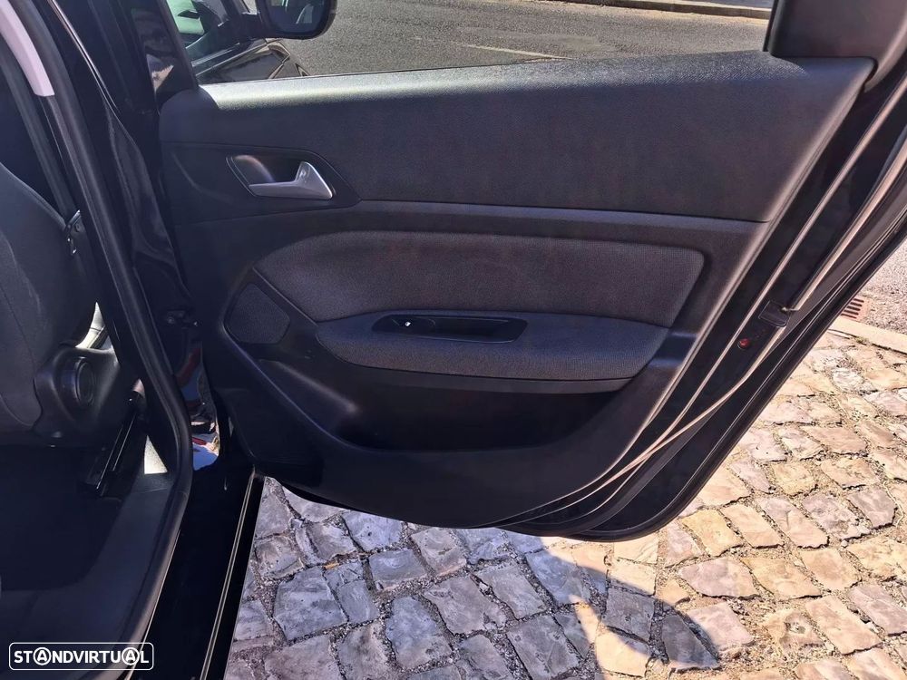 Peugeot 308 SW 1.2 PureTech Allure Pack - 22