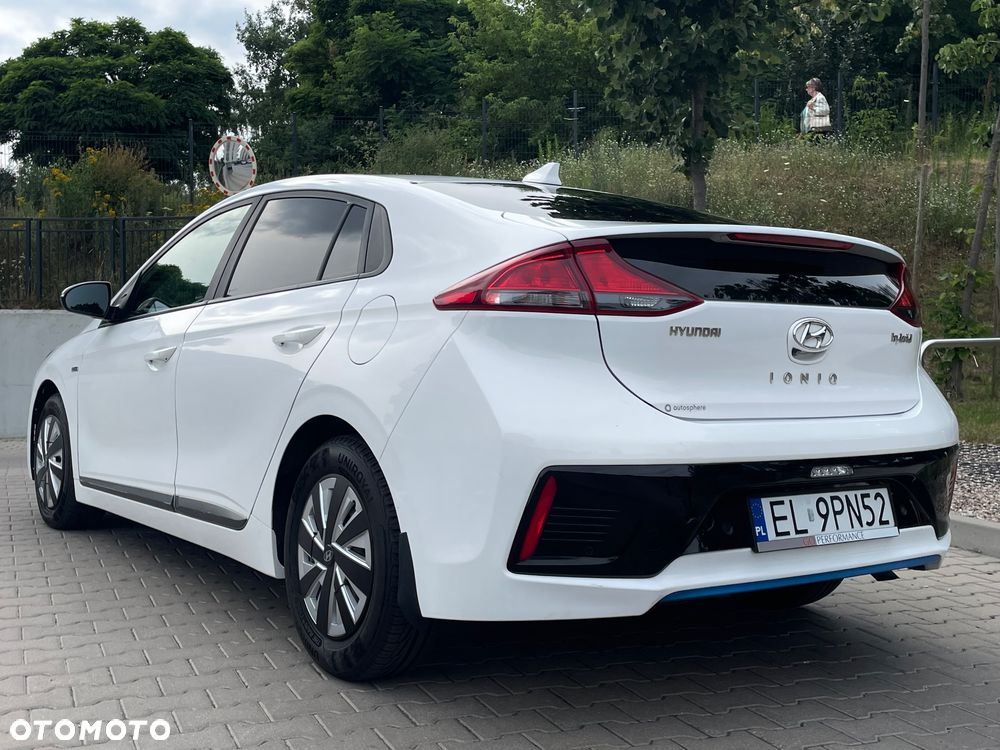 Hyundai IONIQ Hybrid Business - 12