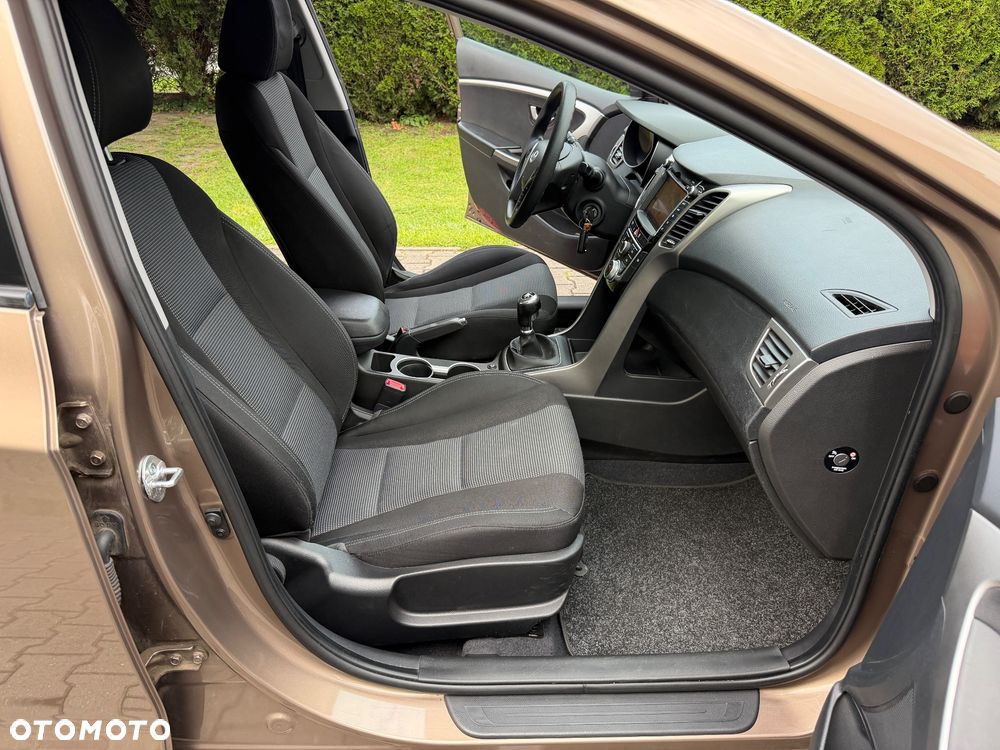 Hyundai i30 blue 1.4 Classic Navigation - 31