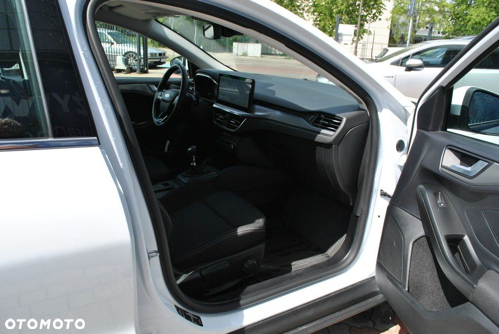 Ford Focus 1.0 EcoBoost Titanium - 23