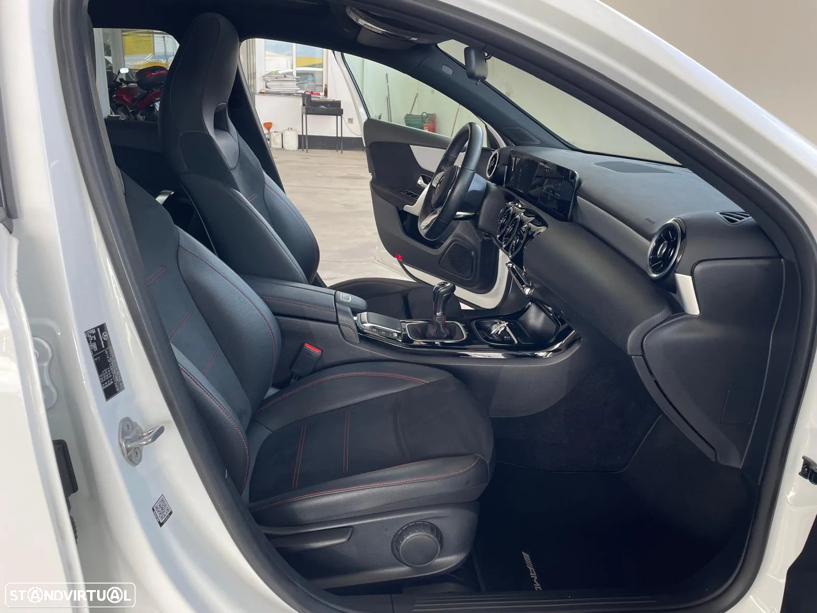 Mercedes-Benz A 180 d AMG Line - 37