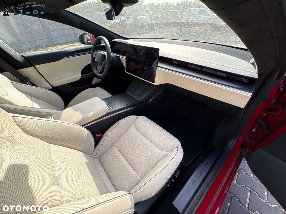 Tesla Model S - 26