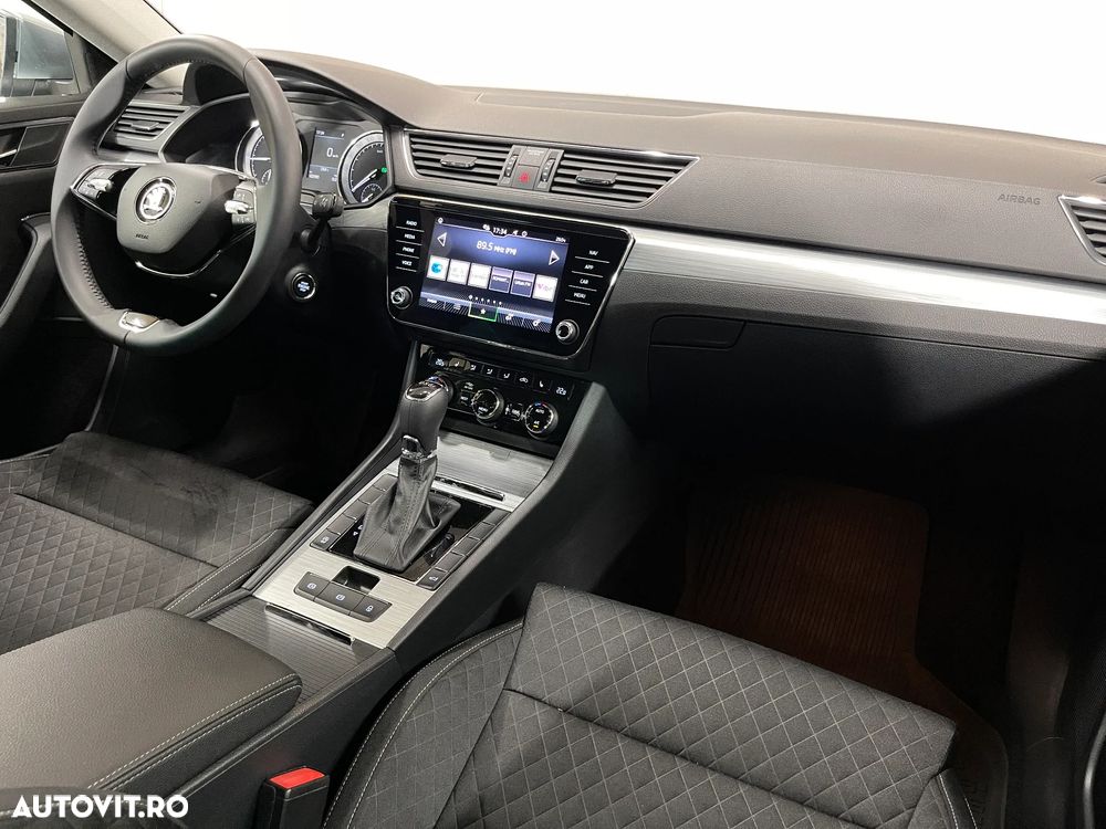 Skoda Superb 2.0 TDI DSG Ambition - 9
