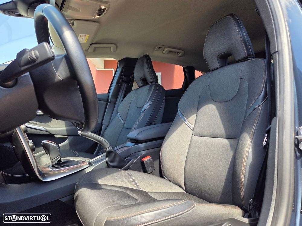 Volvo V40 Cross Country 1.5 T3 Pro Geartronic - 19