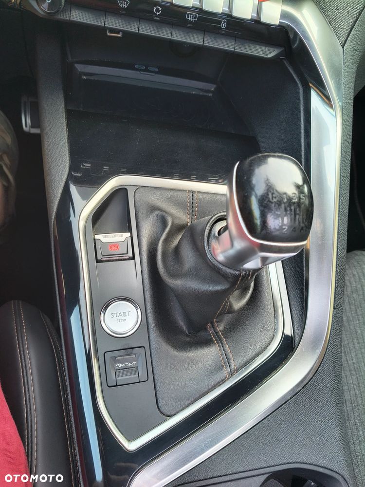 Peugeot 3008 2.0 BlueHDi Allure S&S - 27