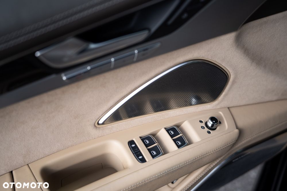 Audi S8 Standard - 22
