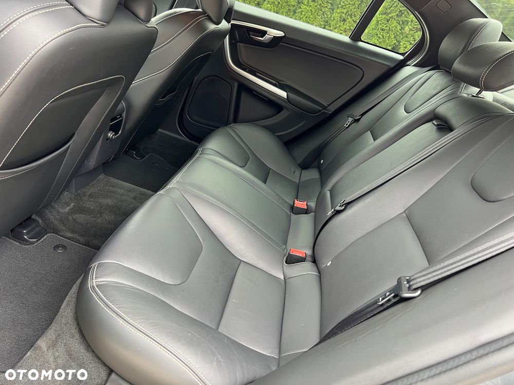 Volvo S60 D4 Geartronic Summum - 35