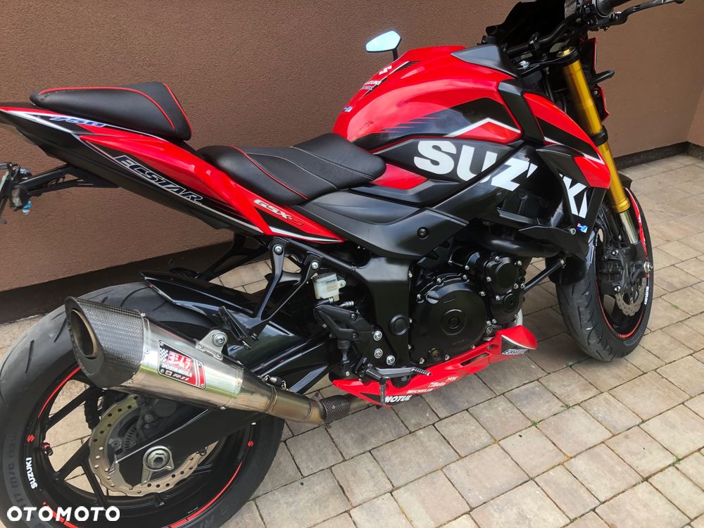 Suzuki GSX - 12