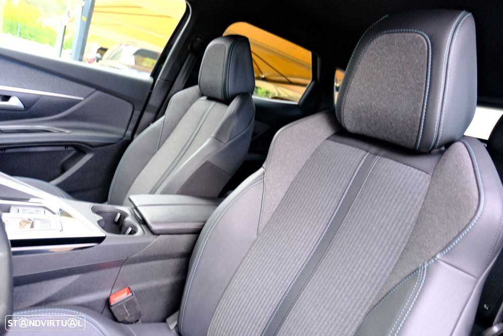 Peugeot 3008 1.2 PureTech Allure EAT8 - 8