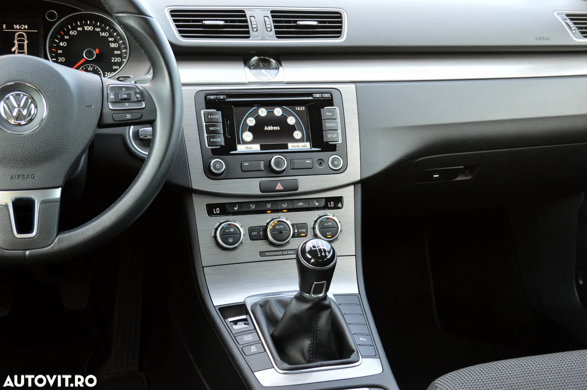 Volkswagen Passat 1.4 TSI BlueMotion Technology Comfortline - 29