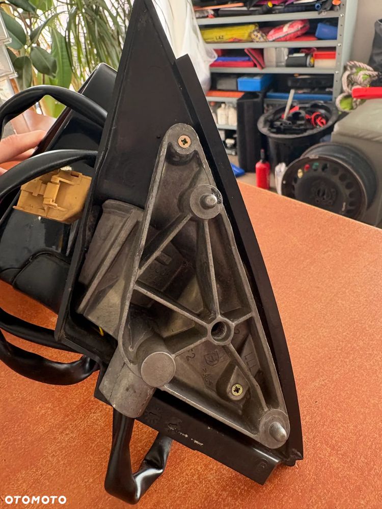 LUSTERKO LEWE CZARNE AUDI A4 B7 10 PIN - 4