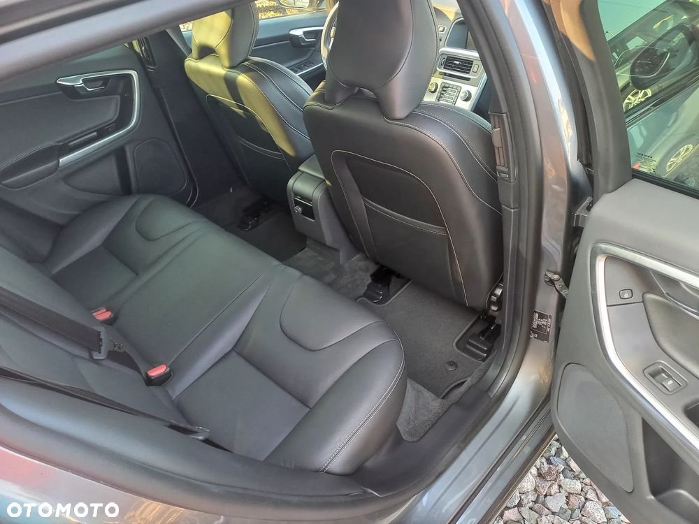 Volvo V60 D2 Drive-E Dynamic Edition (Kinetic) - 21