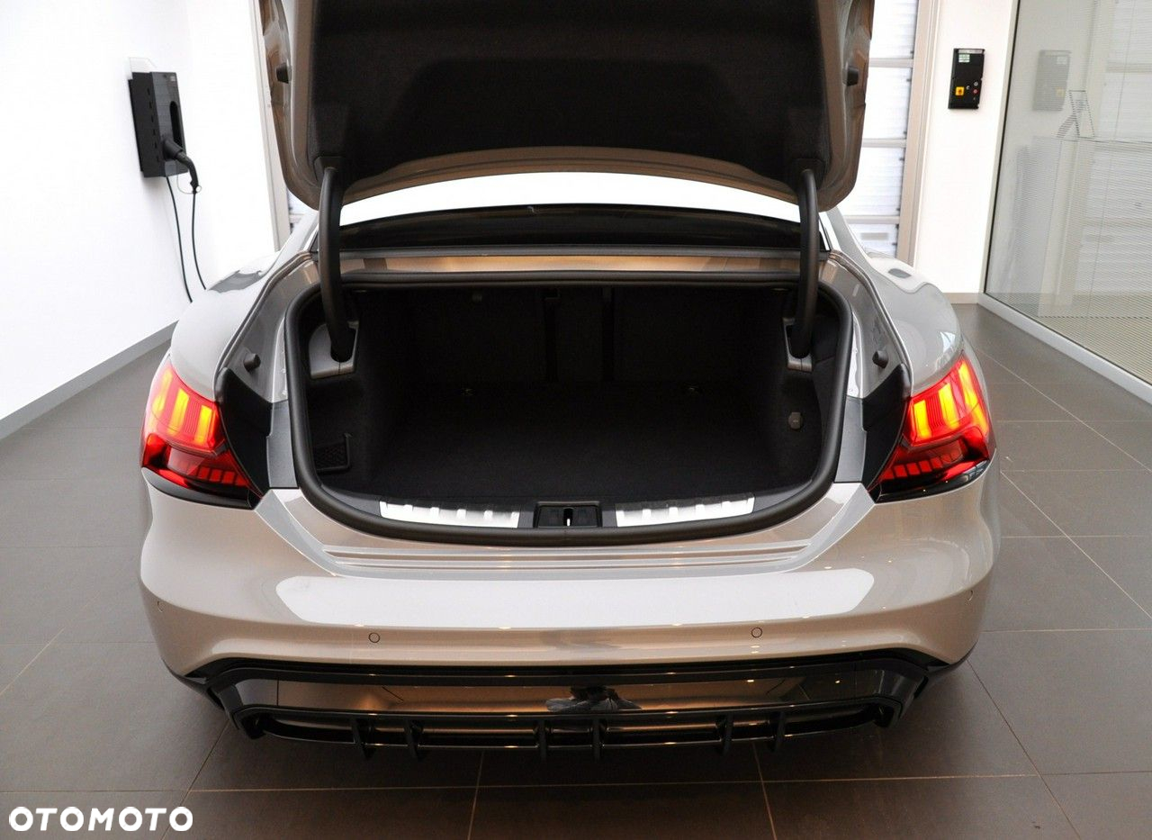 Audi RS e-tron GT - 12