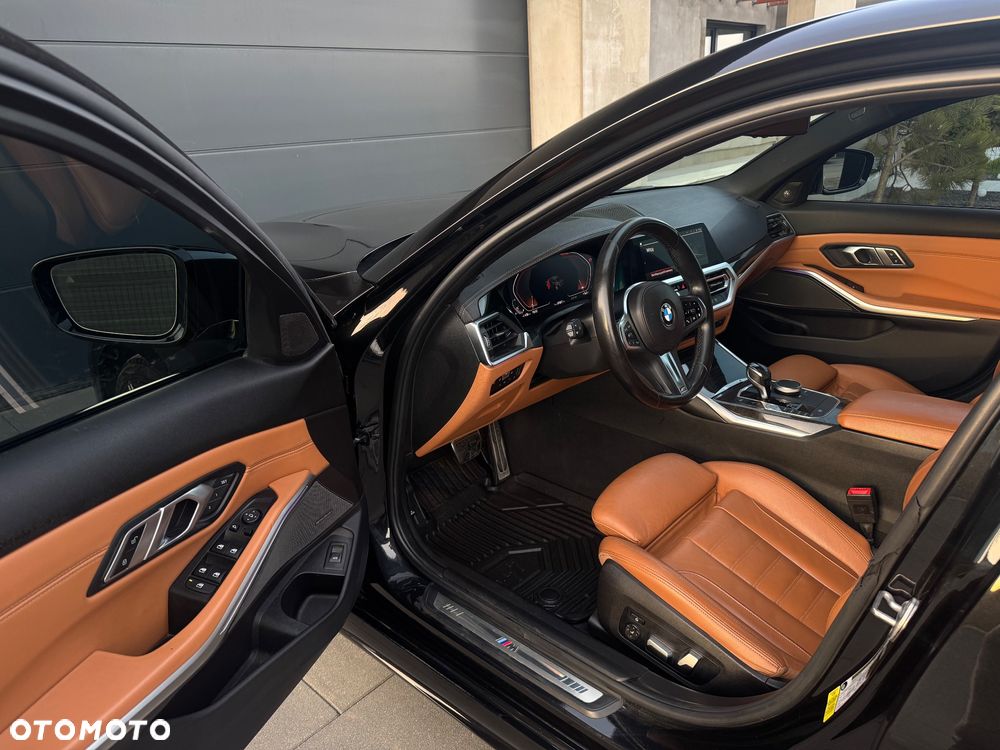 BMW Seria 3 330i M Sport - 11